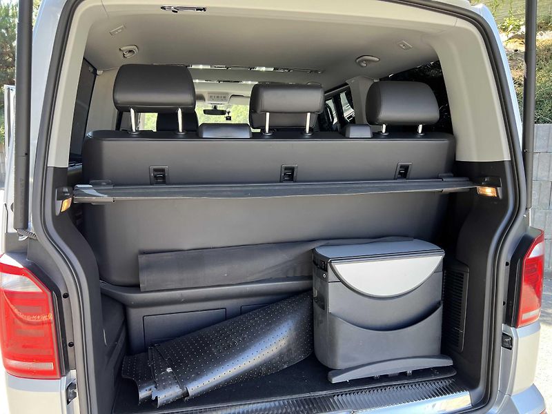 Volkswagen Multivan 2.0 BiTDi 150 kW HIGHLINE - fotka 13 z 23