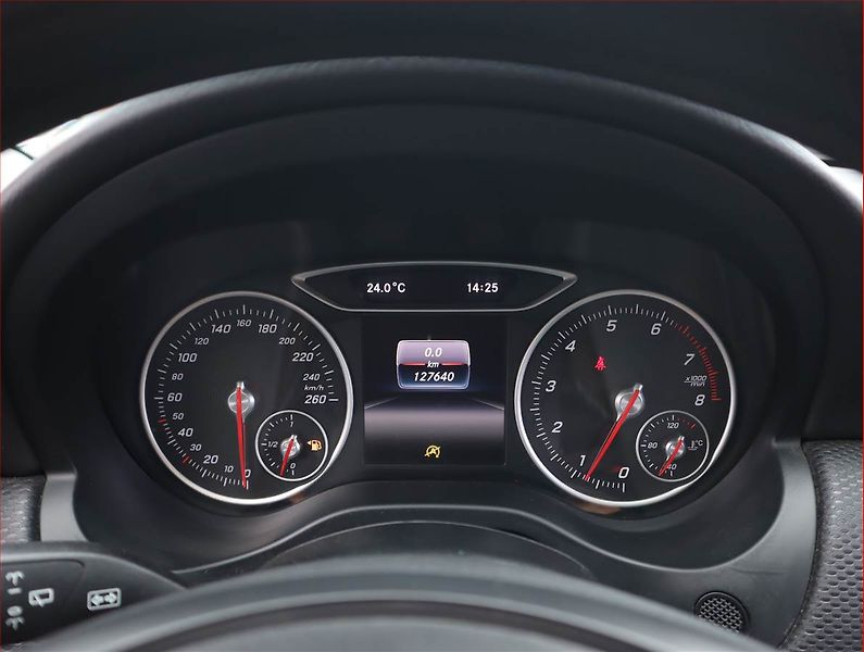 Mercedes-Benz Třídy A (2016) A 180, Serv.kniha - fotka 11 z 16