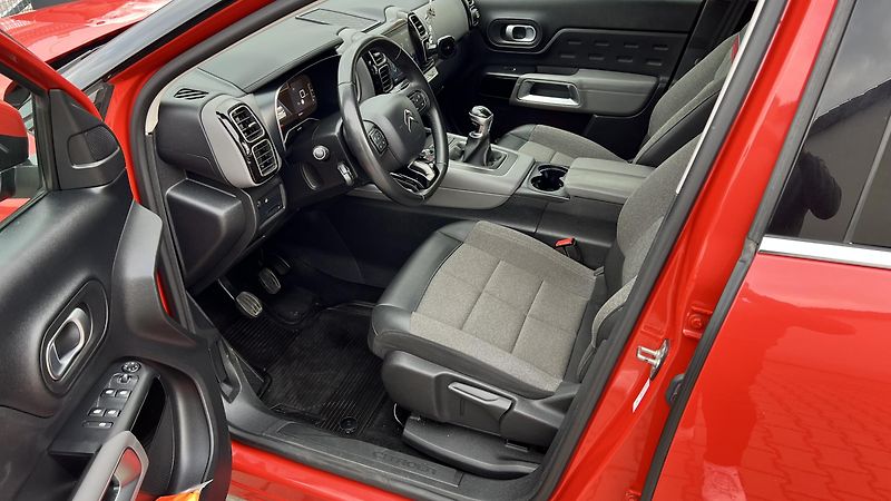 Citroën C5 Aircross 1.2 PURE TECH FEEL PACK - fotka 12 z 12