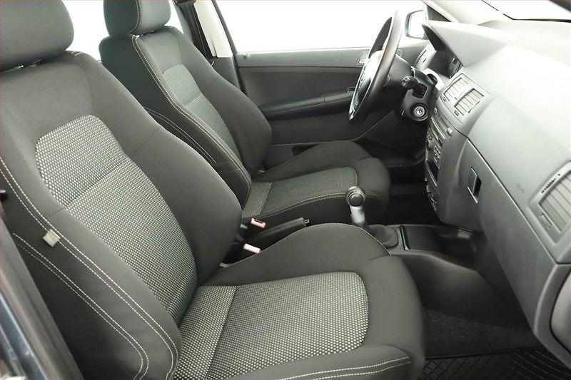 Škoda Fabia (2006) 2.0, po STK, slušný stav - fotka 15 z 16