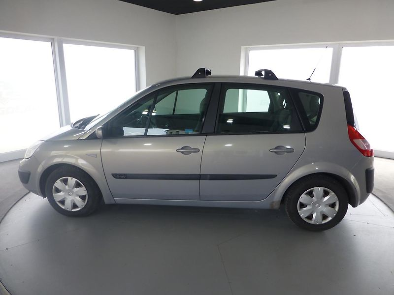 Renault Scénic (2006) 1,6 16V*STŘEŠNÍ NOSIČE**KLIMA* - fotka 9 z 26