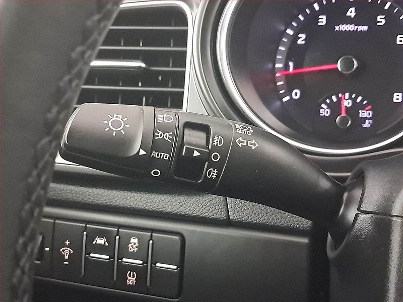 Kia Ceed (2020) Exclusive 1.4 T-GDI - fotka 17 z 20