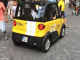 Projekt Re.volt carsharing, tedy sdílení malých elektronických vozidel, hodlá dobýt Prahu.