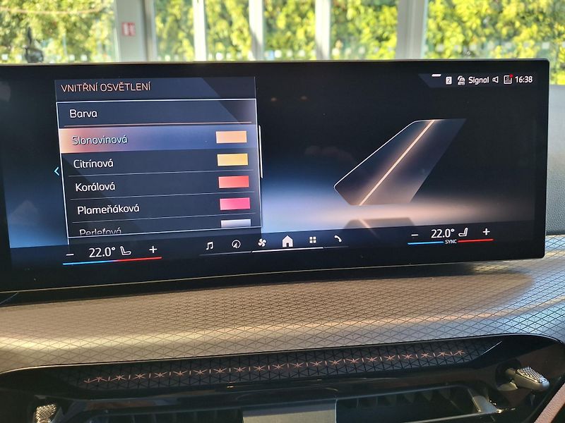 BMW Řada 3 320d xDrive Touring M-Sport - fotka 18 z 37