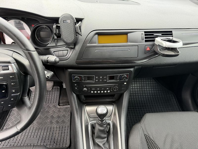 Citroën C5 2.0 HDI - fotka 16 z 22