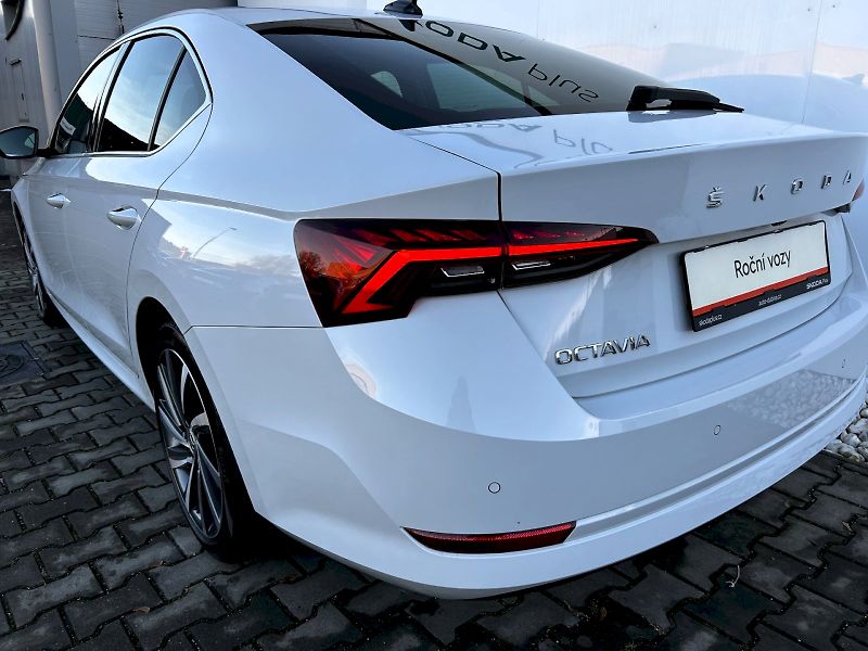 Škoda Octavia (2023) 1.5 TSI 110kW MP6 Style - fotka 35 z 35
