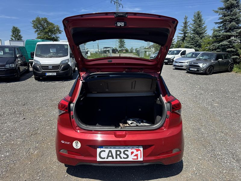Hyundai i20 1.1CRDi,55kw,klima,ČR,1.maj. - fotka 9 z 31