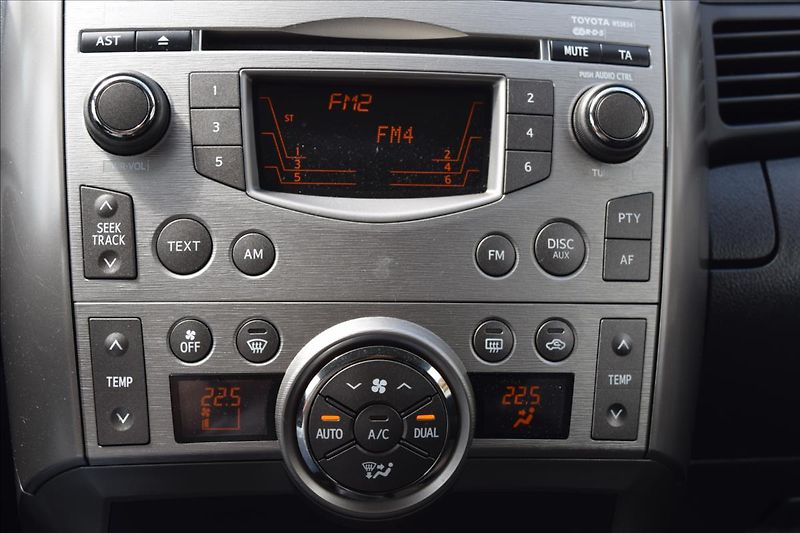 Toyota Verso 1,6 i 97KW NÍZKÉ KM 2XKOLA - fotka 43 z 48