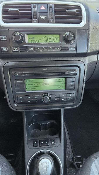 Škoda Fabia 1.4 16V STYLE EDITION 1MAJ. - fotka 27 z 32