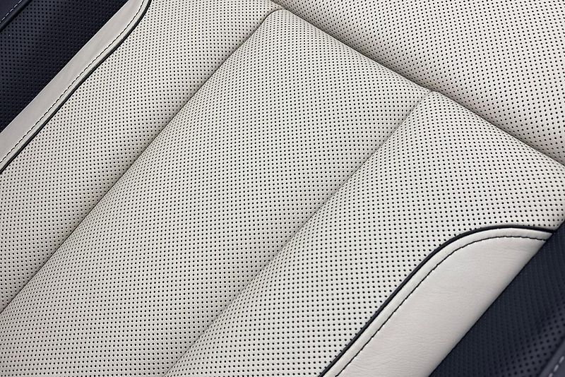 BMW Řada 8 M850i xDrive - fotka 17 z 33