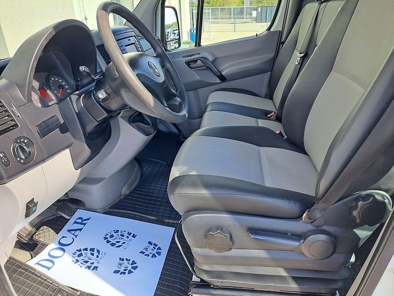 Volkswagen Crafter (2014) 2.0 TDI, 7 míst - fotka 15 z 31