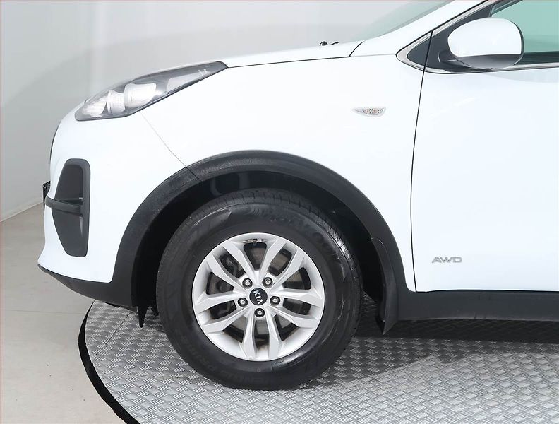 Kia Sportage (2021) 1.6 T-GDI, 4X4, Serv.kniha - fotka 14 z 15
