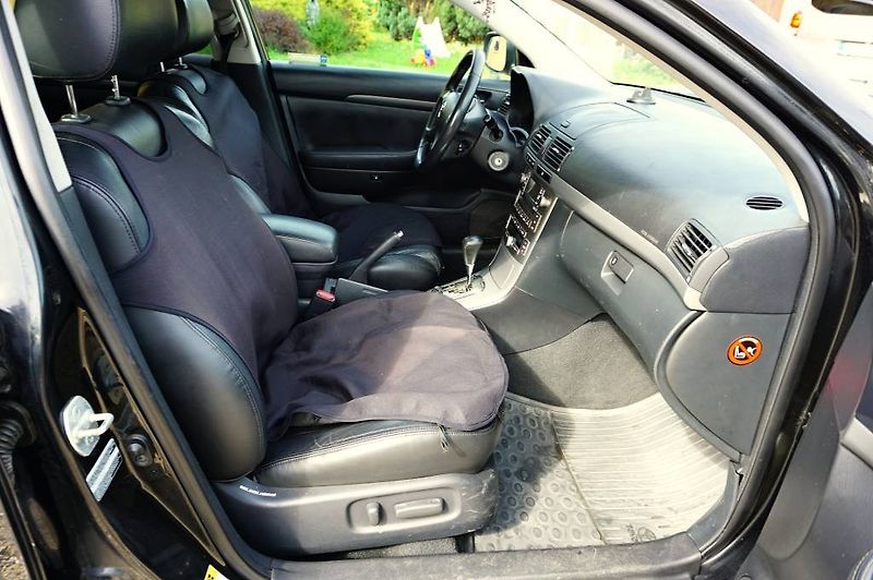 Toyota Avensis (2007) 2,4 16V 120 kW - fotka 15 z 29