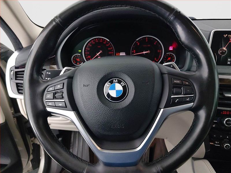 BMW X6 (2015) xDrive30d - fotka 18 z 23