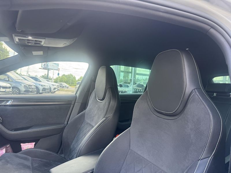 Škoda Superb (2019) 2,0TSi DSG 4x4 SPORTLINE - fotka 22 z 24