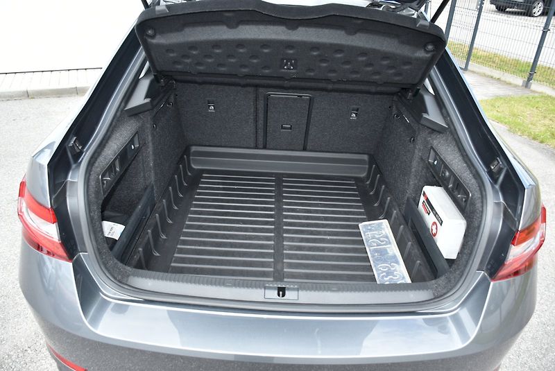 Škoda Superb (2022) Ambition 1.5 TSI 110kW DSG - fotka 29 z 30