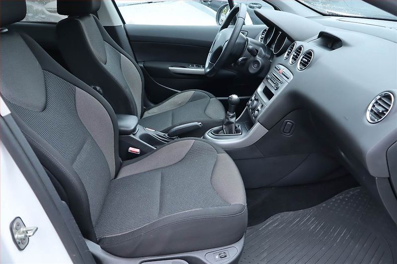Peugeot 308 (2013) 1.6 VTi, Serv.kniha, Tempomat - fotka 9 z 20