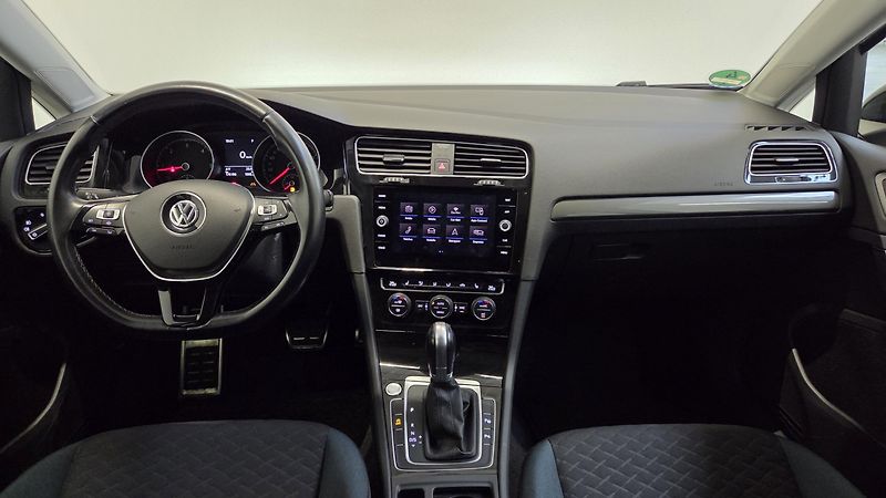 Volkswagen Golf - fotka 6 z 6