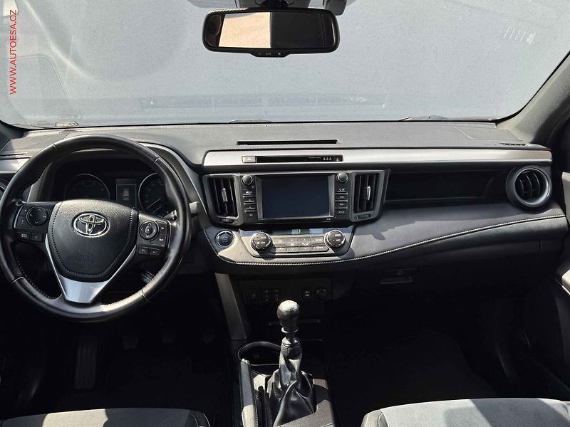 Toyota RAV4 (2016) 2.0 D-4D 4x4, ČR, AC, navi - fotka 8 z 15