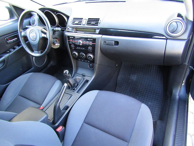 Mazda 3 (2009) 1.6 16V 77kW  CZ PŮVOD - fotka 14 z 35