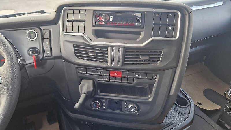 Iveco S-WAY (2025) AS440S50 - fotka 3 z 6