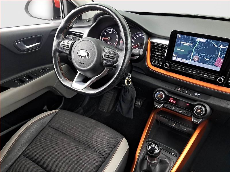 Kia Stonic (2021) 1.2 DPI, Kůže, Navi, Tempomat - fotka 7 z 24