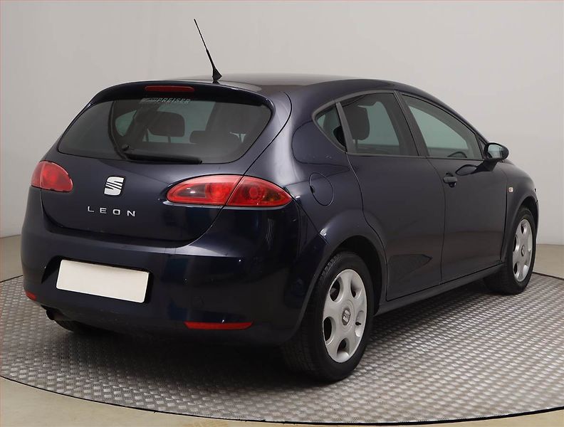 Seat Leon (2009) 1.9 TDI, nová STK, pěkný stav - fotka 5 z 16