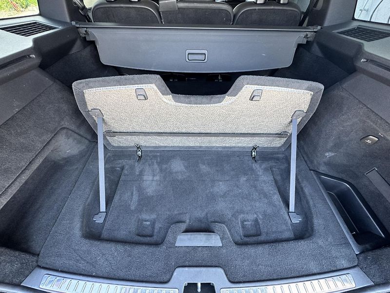 Volvo XC90 B5 (nafta) AWD PLUS DARK - fotka 29 z 51