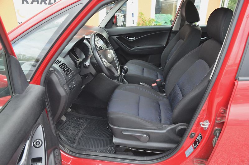 Hyundai ix20 (2013) 1.4i 66kW / ČR / 1.MAJITEL - fotka 16 z 30