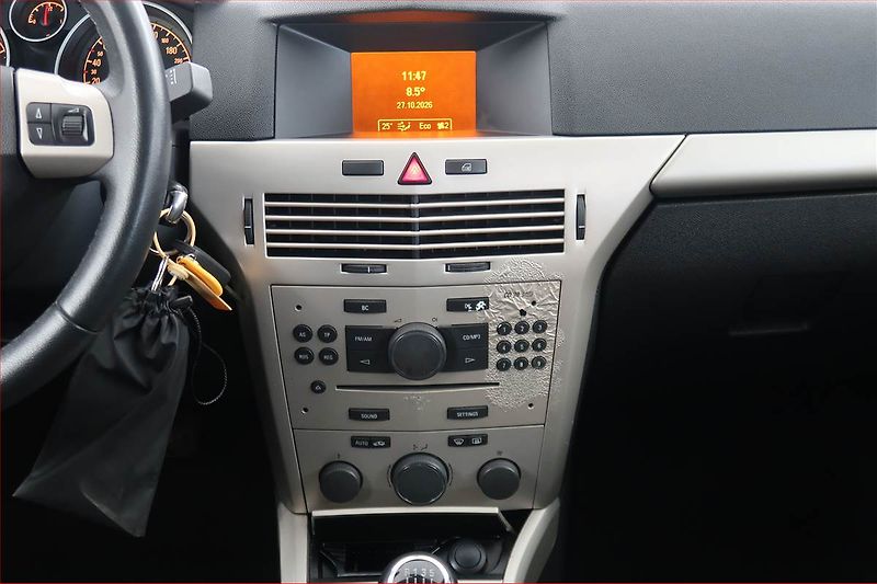 Opel Astra (2008) 1.6 16V, Serv.kniha - fotka 12 z 17