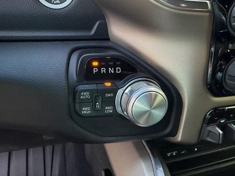 Dodge RAM (2019) +HEMI+LARAMIE+OFFROAD PAKET+ - fotka 18 z 22