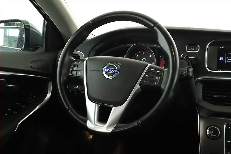 Volvo V40 (2014) 1.6 D2, Automat, Xenony - fotka 8 z 14
