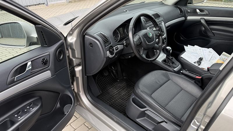 Škoda Octavia 1.4TSi*90kW*ELEGANCE PLUS*TOP* - fotka 16 z 25