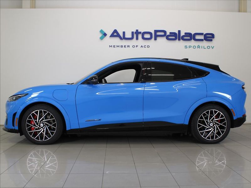Ford Mustang Mach-E 0,0 GT 487koní AWD 91kWh ČR - fotka 5 z 27