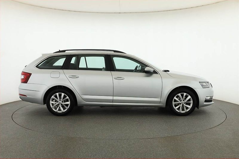 Škoda Octavia (2019) Style 1.6 TDI, Tempomat - fotka 6 z 17