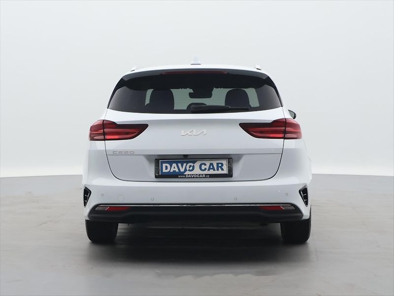 Kia Ceed 1,5 T-GDI 117kW DCT TOP DPH CZ - fotka 6 z 33