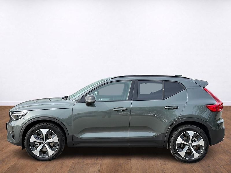 Volvo XC40 ACC, BLIS, FULL LED - fotka 2 z 24