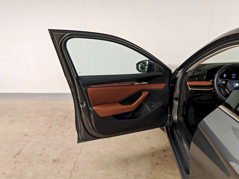 Škoda Superb (2024) Combi iV 1.5 TSI 150 kW DSG L& - fotka 24 z 35