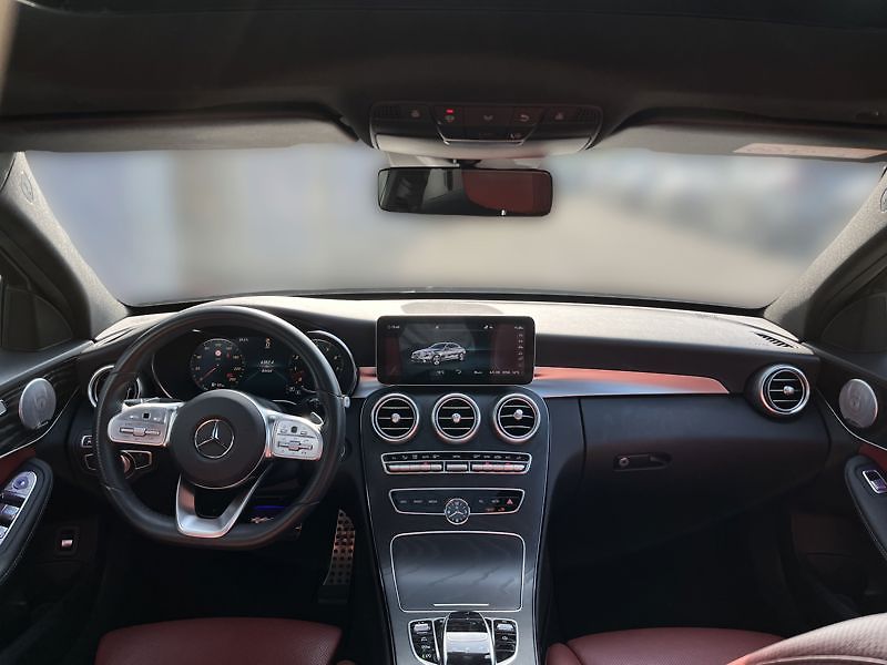 Mercedes-Benz Třídy C Třída C 400 4MATIC AMG Line - fotka 14 z 18
