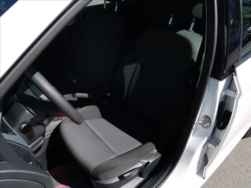 Škoda Fabia 1,0 TSi,70kW,1majČR,klima,DPH - fotka 10 z 24