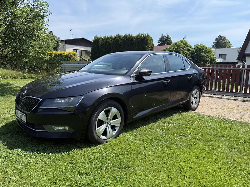 Škoda Superb (2018) - fotka 1 z 11