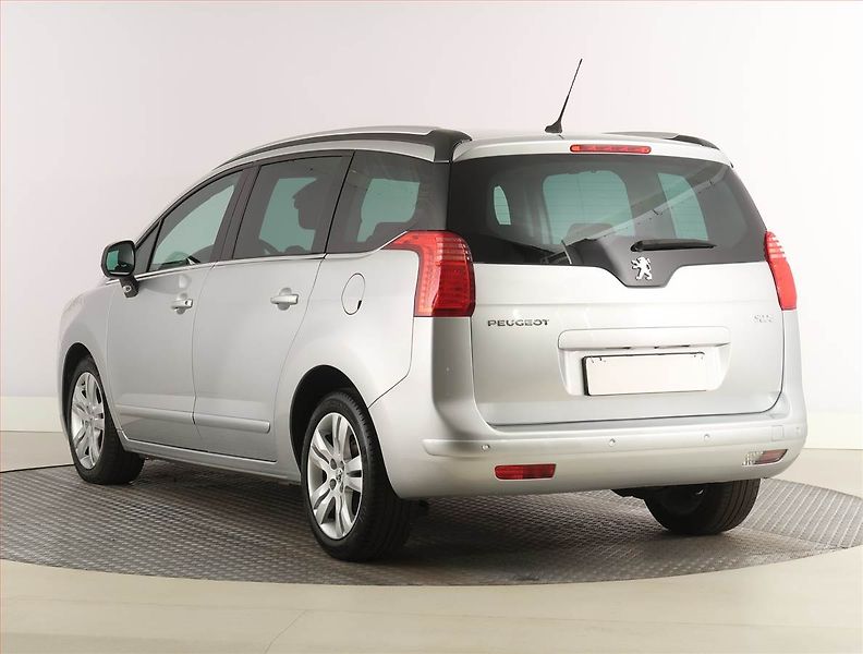 Peugeot 5008 (2011) 2.0 HDI, Serv.kniha, Tempomat - fotka 4 z 19