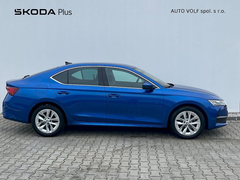Škoda Octavia (2024) Liftback Top Selection 1.5 TSI - fotka 9 z 36