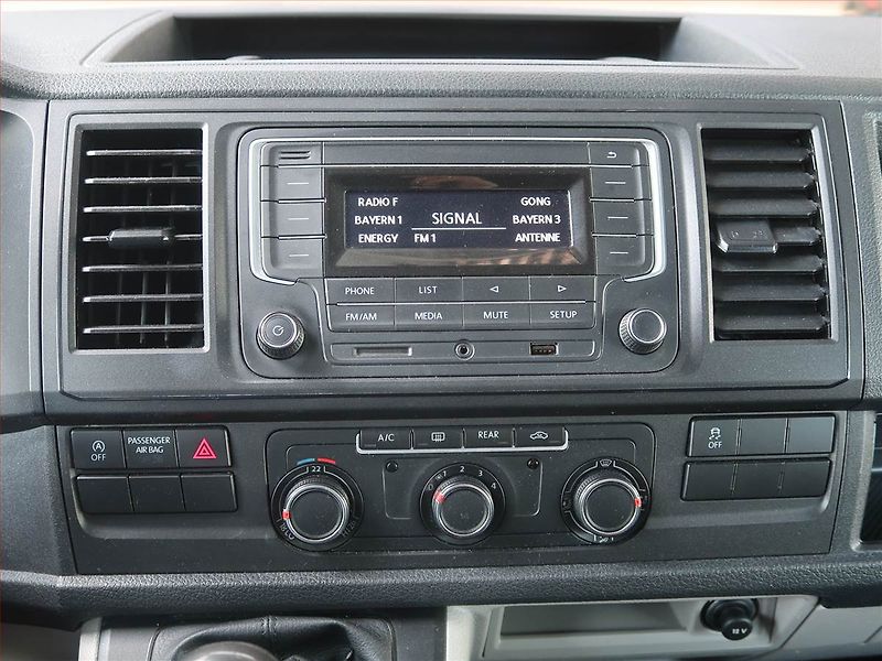 Volkswagen Caravelle (2019) 2.0 TDI, 1Maj - fotka 9 z 15