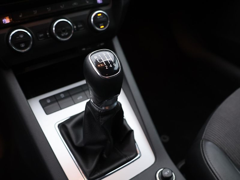 Škoda Octavia 1,4 TSI 103kW Elegance Xenon - fotka 20 z 29