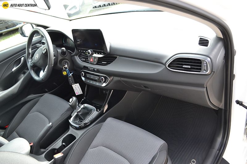 Hyundai i30 WG 1,5I MT SMART FL NAVI - fotka 13 z 45