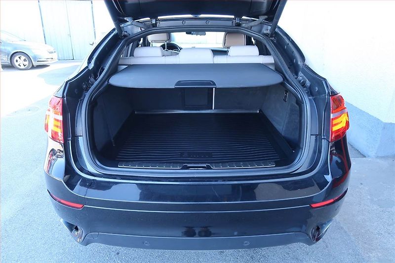BMW X6 (2013) xDrive30d - fotka 14 z 27
