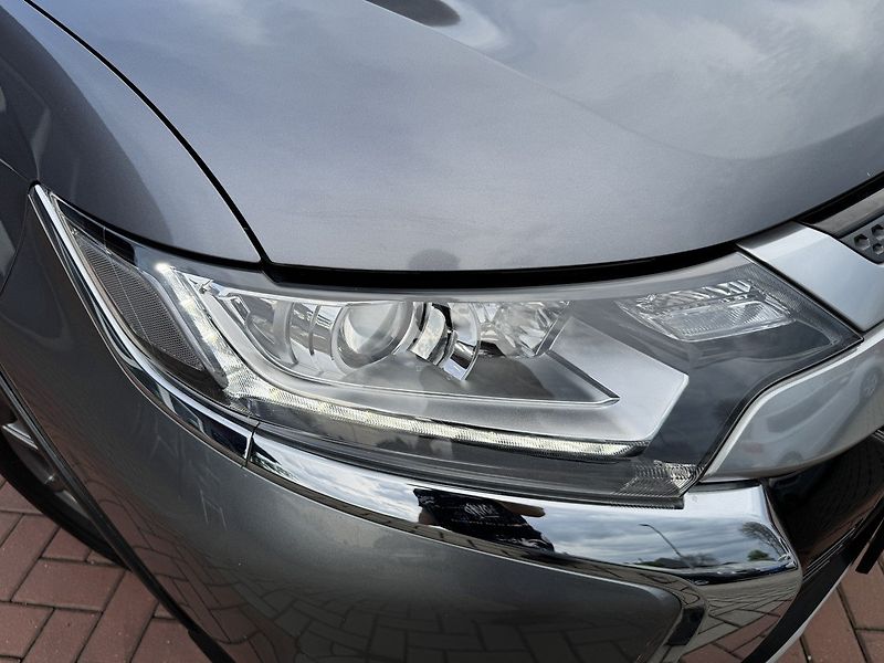 Mitsubishi Outlander (2019) 2.0i Mivec Navi Kamera - fotka 36 z 50