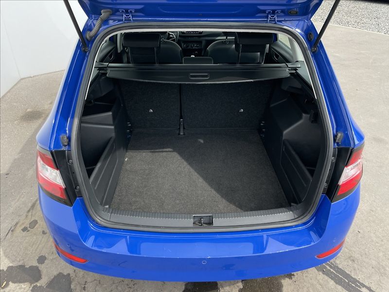 Škoda Fabia 1,0 TSI Combi Ambition Plus - fotka 24 z 24