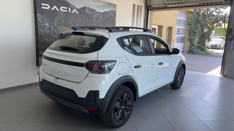 Dacia Sandero (2026) Stepway Essential TCe 110  - fotka 4 z 16
